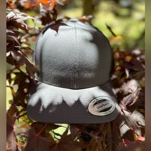 Classic yupoong grey SnapBack trucker hat